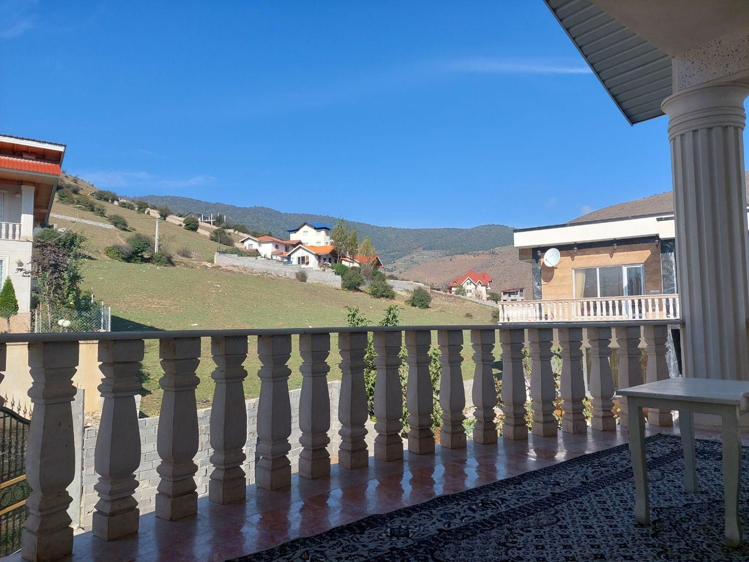 ویلا جنگلی نوساز دنج رو به کوه|اجارهٔ کوتاه‌مدت ویلا و باغ|کلاردشت, |دیوار