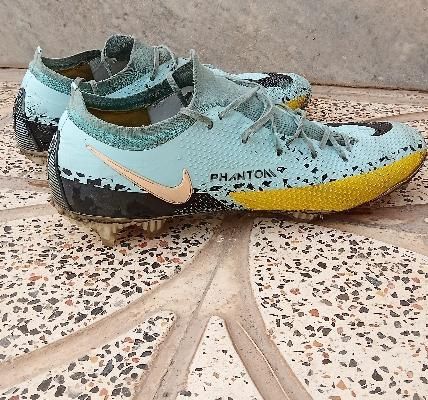 کفش فوتبال|کیف، کفش، کمربند|کوهدشت, |دیوار