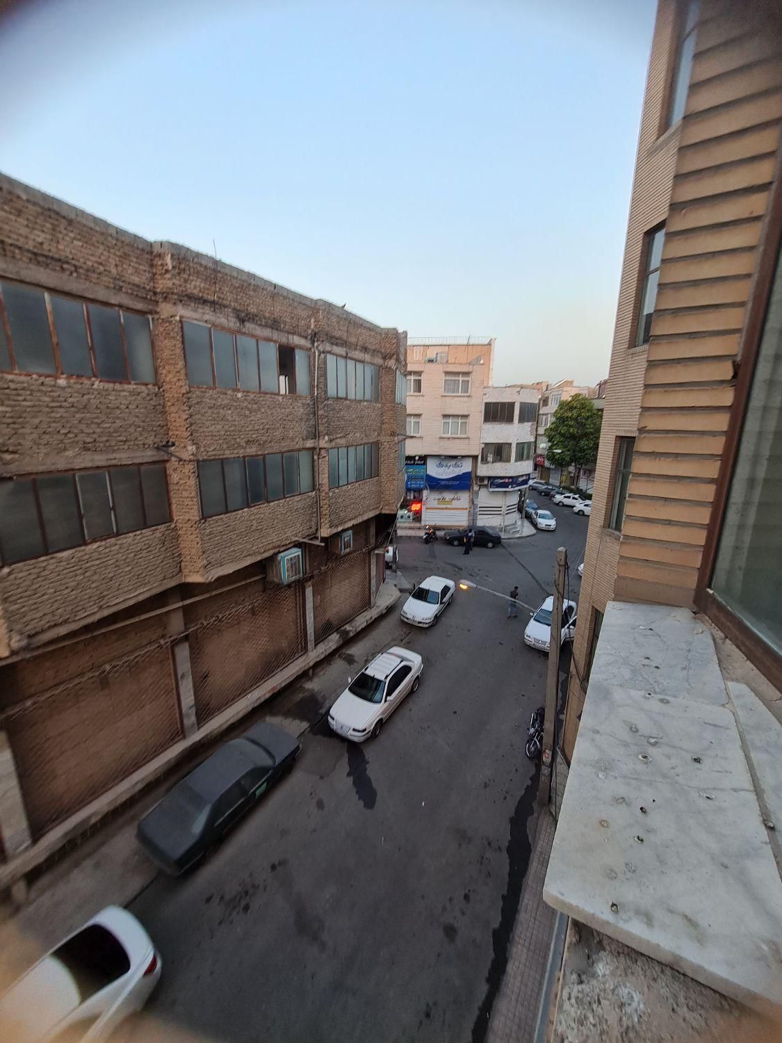۱۵۴متر اداری با سندتجاری.خ آبان.س اتحادیه ها.تهاتر|فروش دفتر کار، اتاق اداری، مطب|کرج, اصفهانی‌ها|دیوار