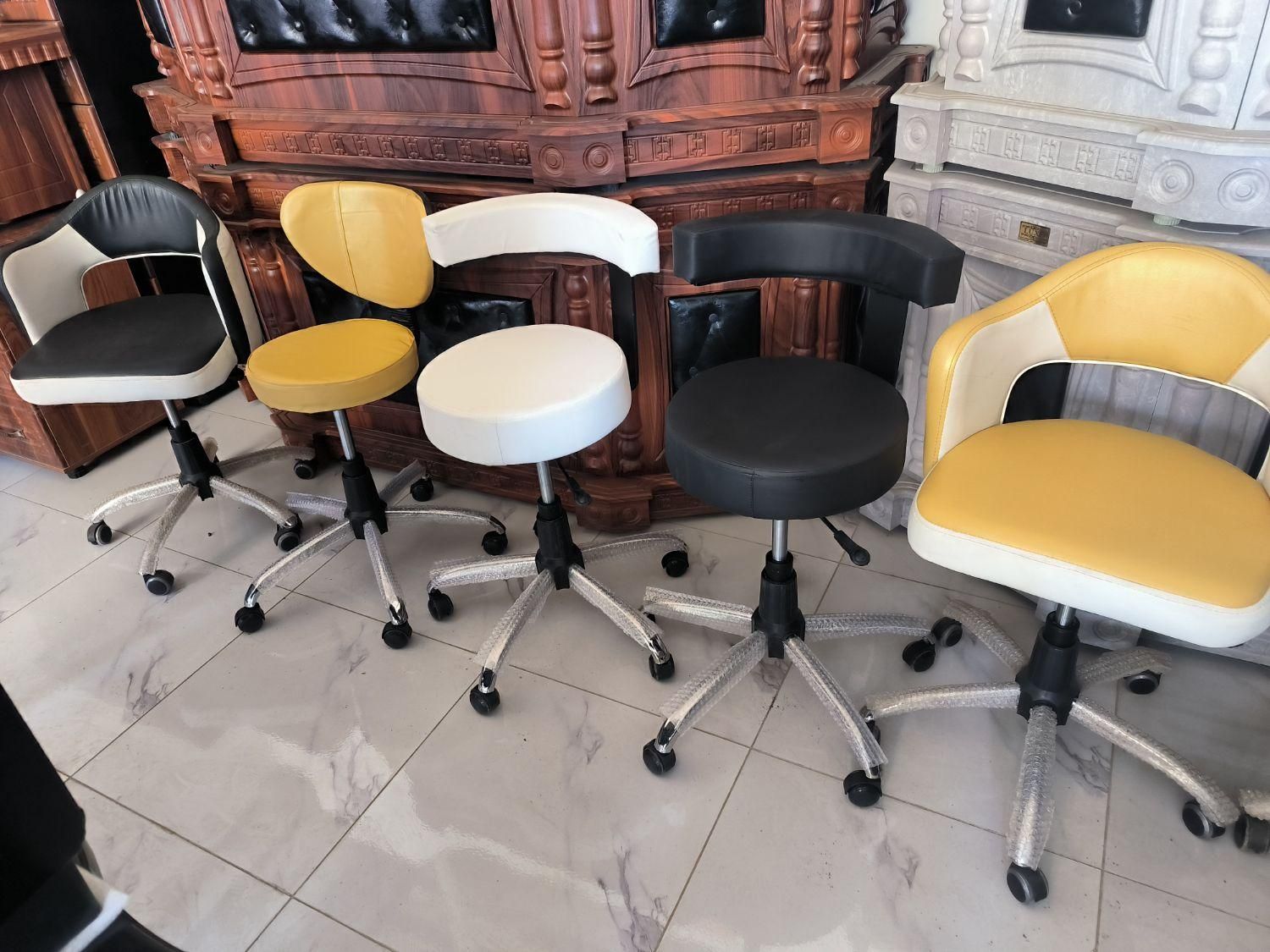 صندلی۰تابوره۰جکدار۰چرخدار۰صندل۰اداری مدیریت چرخان|صندلی و نیمکت|خوی, |دیوار