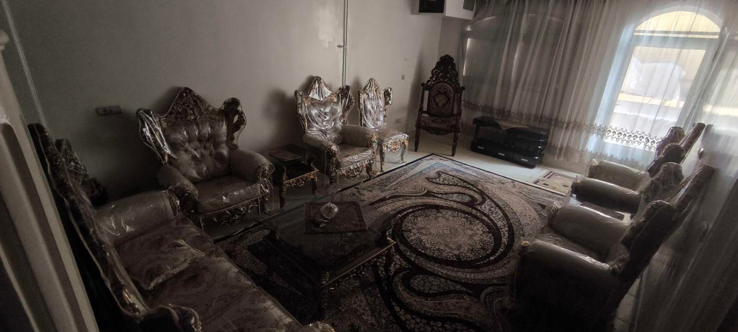 اجاره ساعتی سالن برای کلاس یا کارگاه آموزشی و ...|اجارهٔ کوتاه‌مدت دفتر کار و فضای آموزشی|اصفهان, بهاران|دیوار