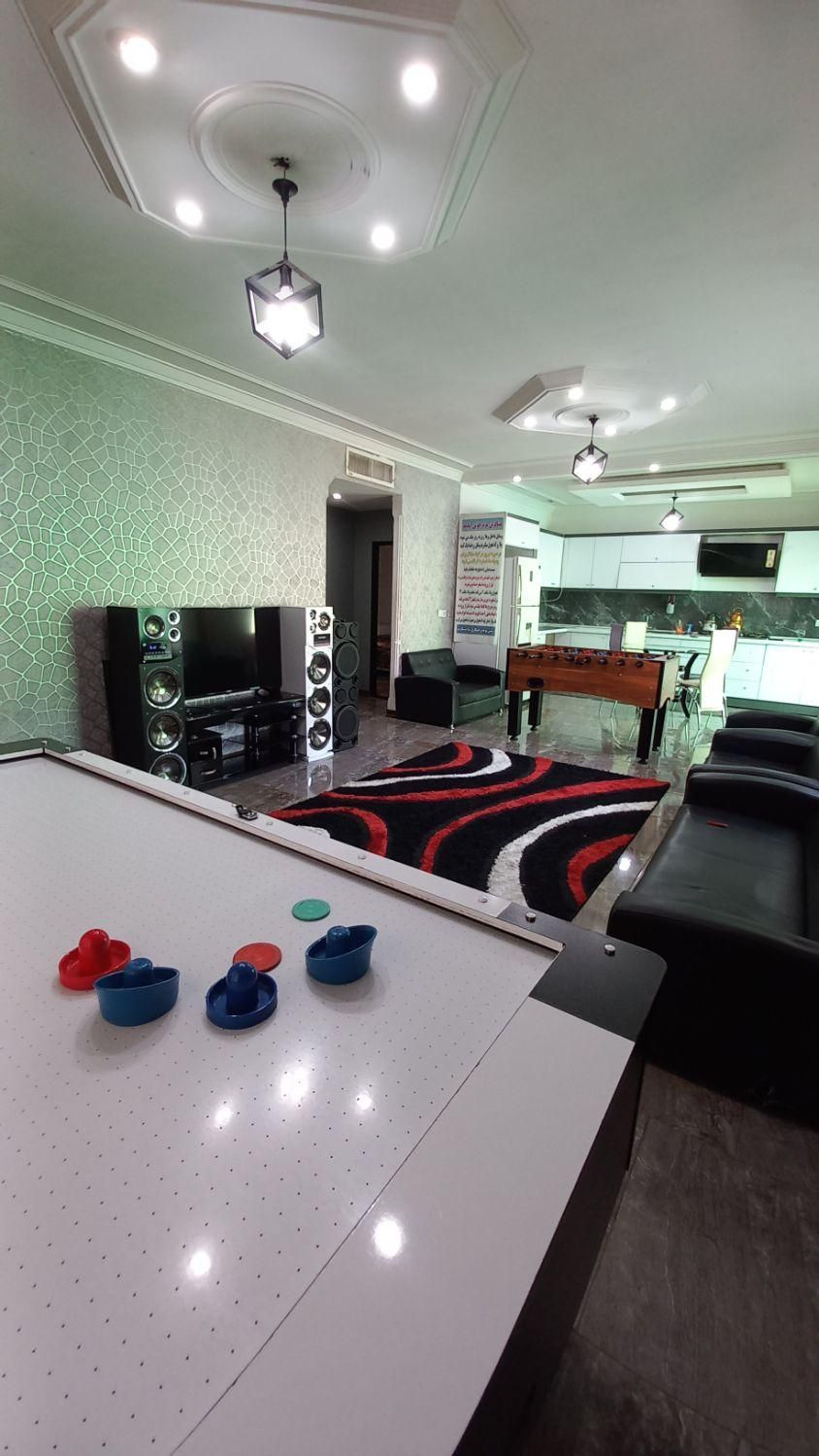 ویلا استخر داخل ابگرم با کلی وسیله بازی سهیلیه|اجارهٔ کوتاه‌مدت ویلا و باغ|کرج, کمال‌شهر|دیوار