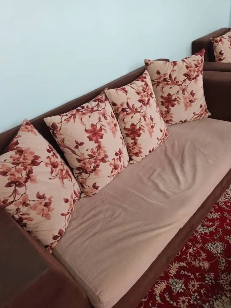 مبل ۷ نفره همراه با میز|مبلمان خانگی و میز عسلی|مشهد, رضاشهر|دیوار