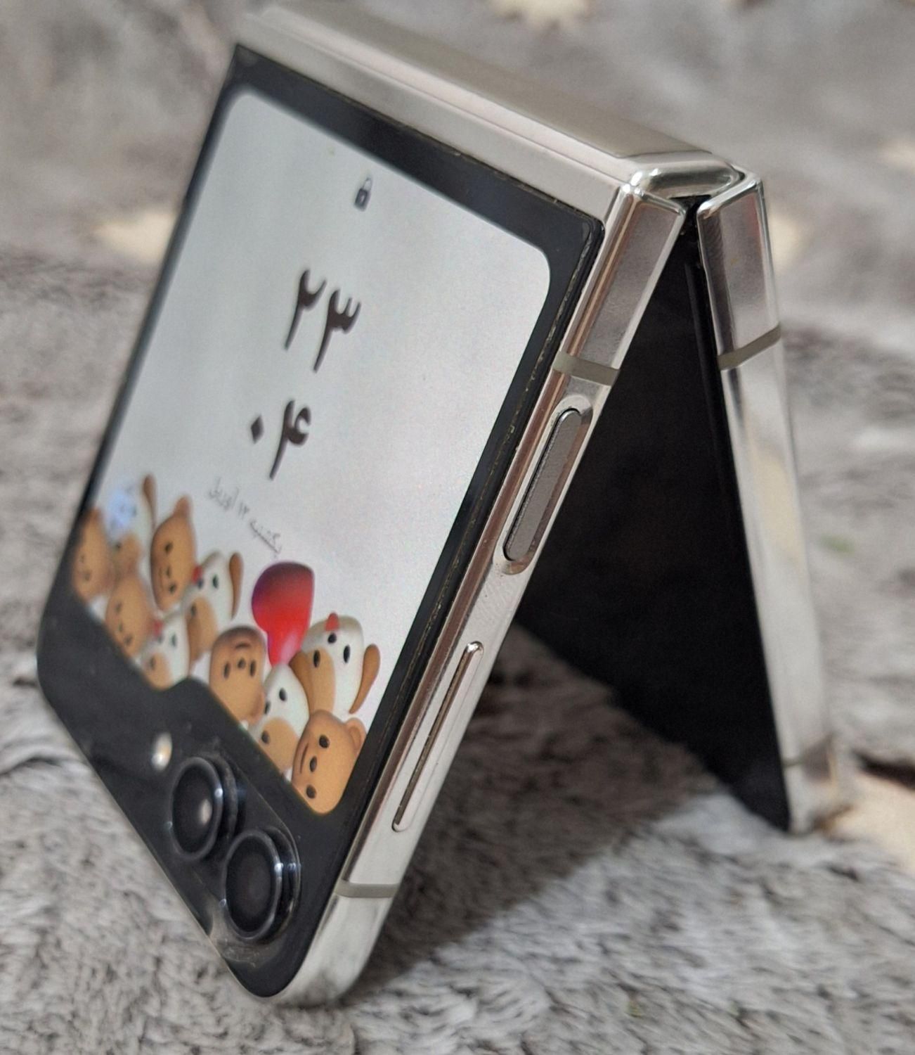 سامسونگ Galaxy Z Flip5 زدفلیپ ۵۱۲ گیگابایت|موبایل|کرمانشاه, |دیوار