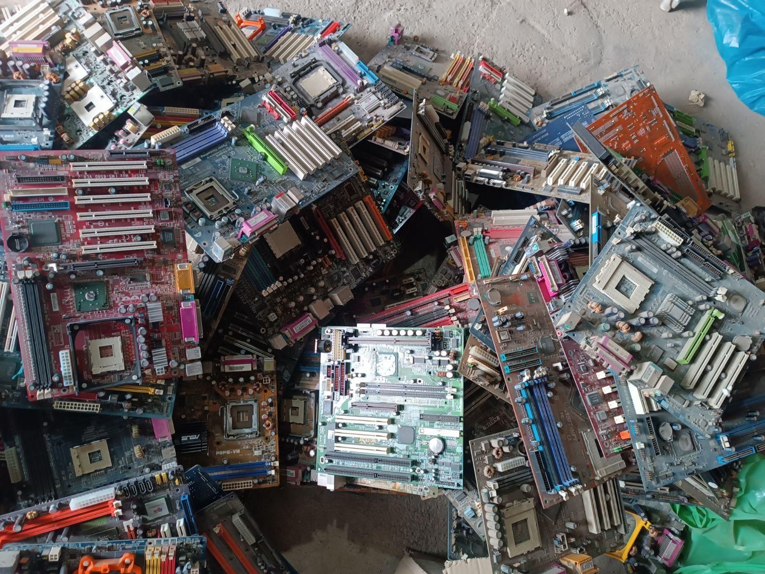 ضایعات لوازم و قطعات کامپیوتر وموبایل|قطعات و لوازم جانبی رایانه|تهران, یافت آباد جنوبی|دیوار