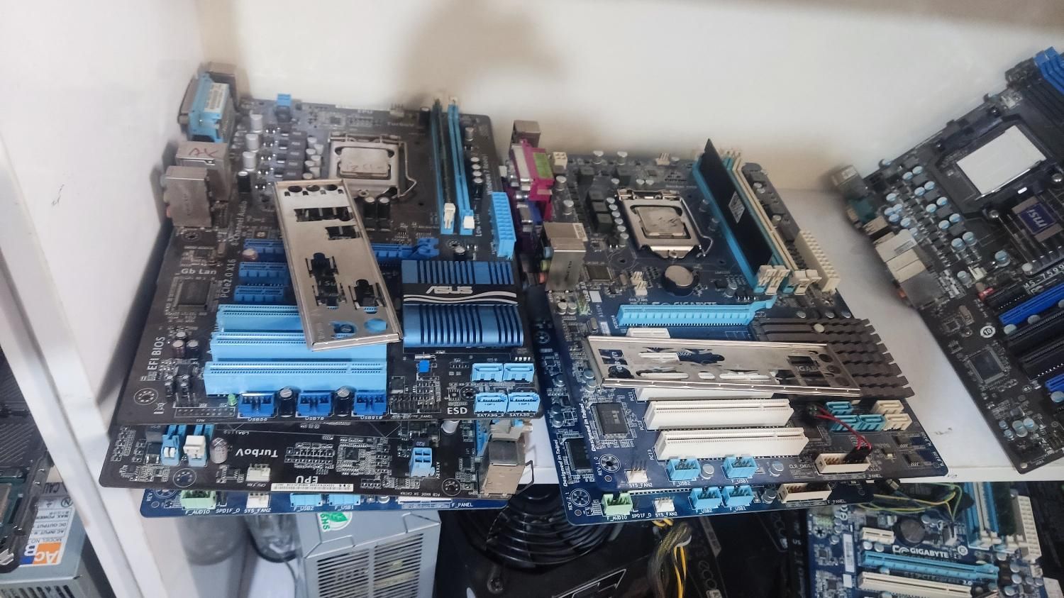 انواع  کامپیوتر و مادربرد ddr2 و ddr3|قطعات و لوازم جانبی رایانه|کرج, مصباح|دیوار