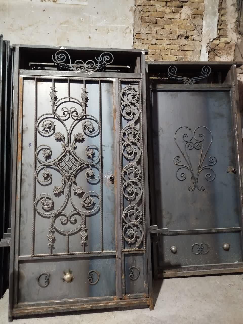 درب وپنجره. اهنی چوبی. پی.وی. سی|مصالح و تجهیزات ساختمان|یزد, |دیوار