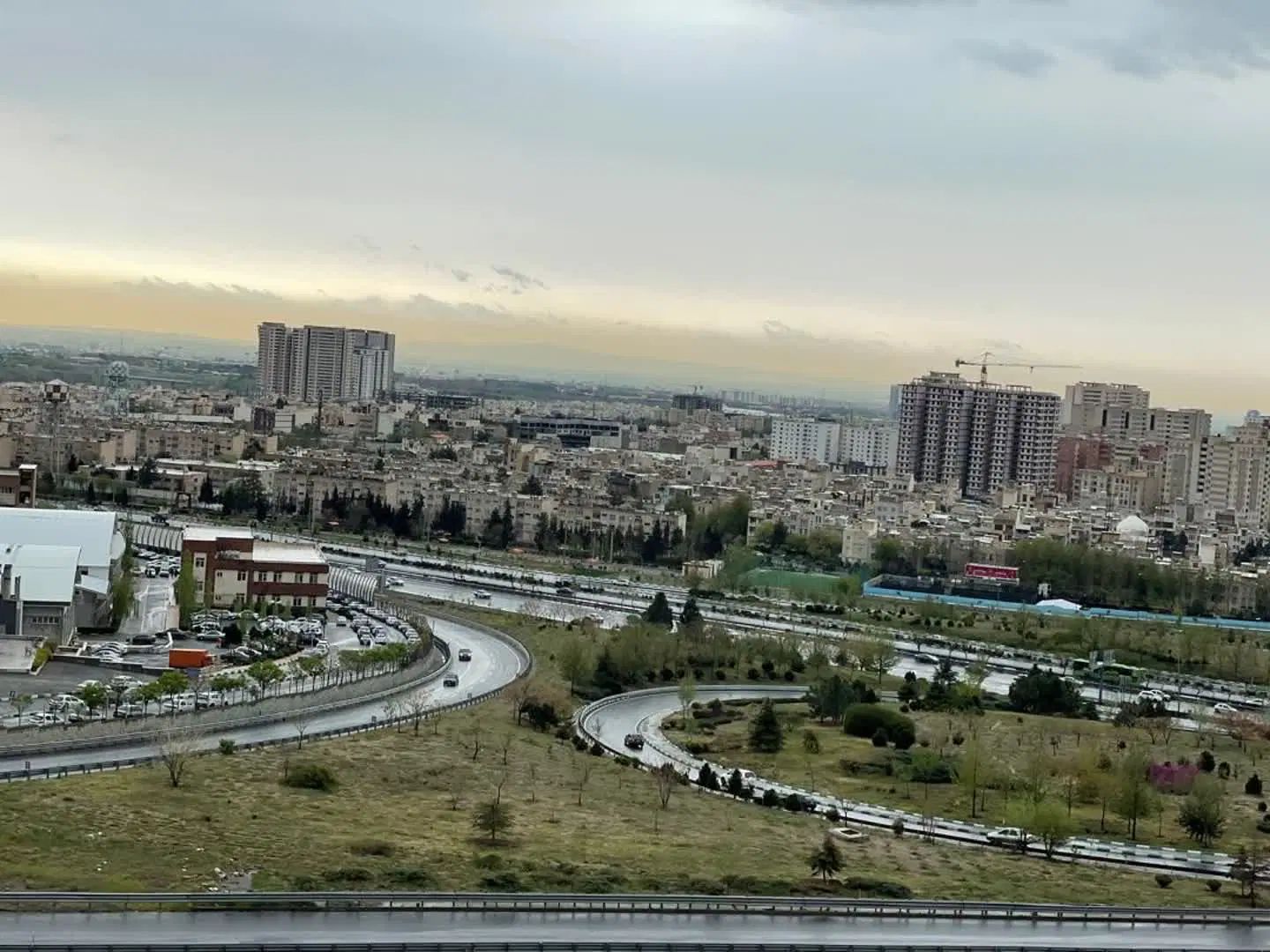 ۱۳۰ متر ۳ خواب سالن بزرگ برج آوا دریاچه چیتگر|اجارهٔ آپارتمان|تهران, دریاچه شهدای خلیج فارس|دیوار