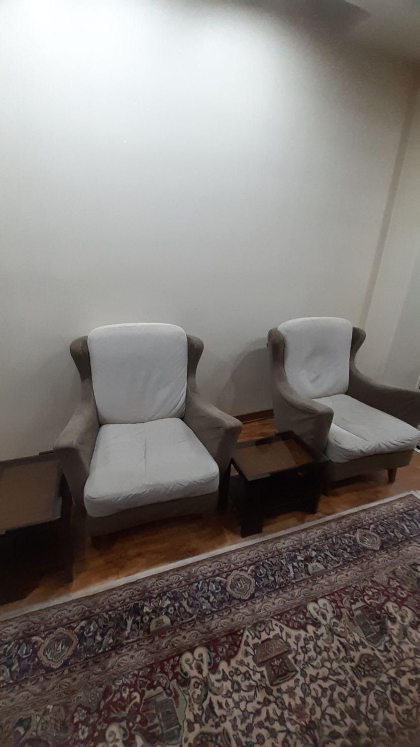 دوتا مبل تک نفره شیک|مبلمان خانگی و میز عسلی|تهران, جماران (نیاوران)|دیوار
