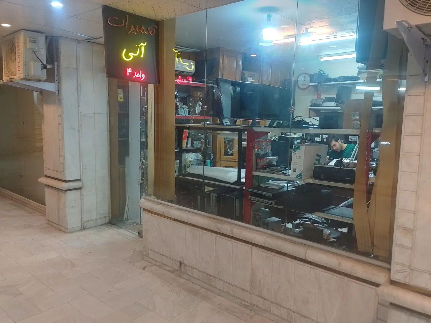 مغازه تجاری دائم داخل مجتمع طوس حاشیه دستغیب|فروش مغازه و غرفه|مشهد, ارشاد|دیوار