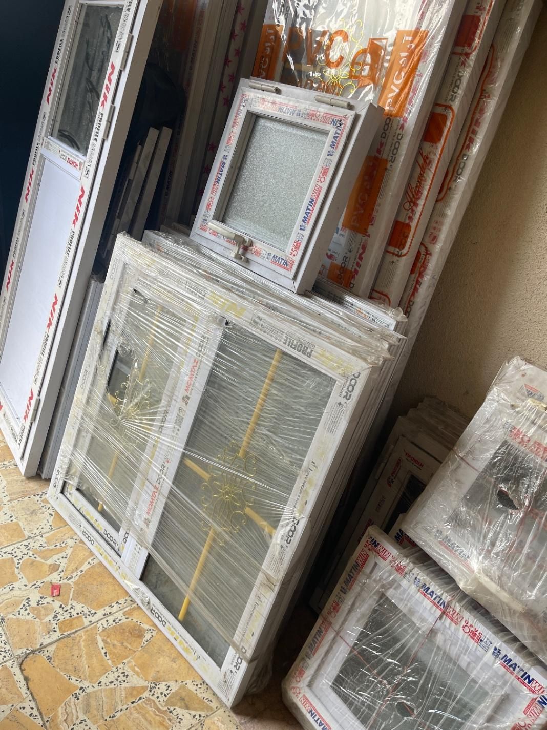 فروش درب انباری وپنجره pvc وUpvc‌ساخت توری پیلیسه|مصالح و تجهیزات ساختمان|سیاهکل, |دیوار