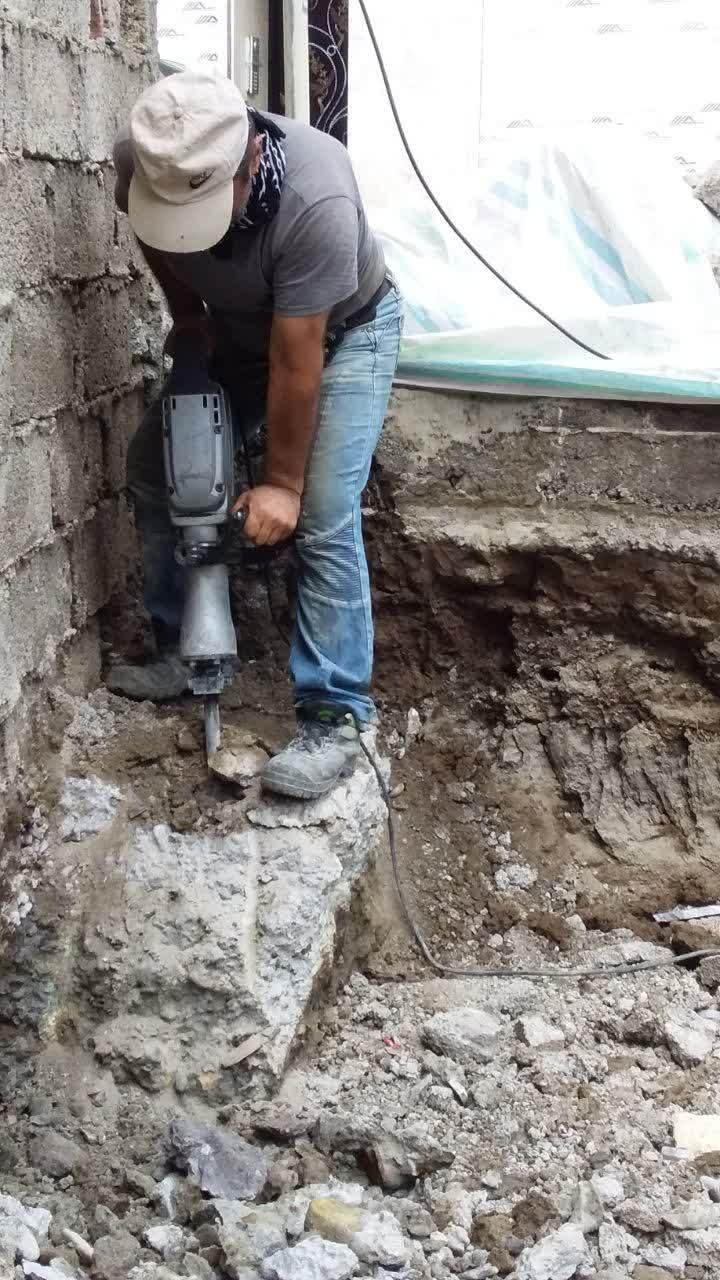 تخریب داخلی و بیرونی ساختمان|خدمات پیشه و مهارت|رشت, یخسازی|دیوار