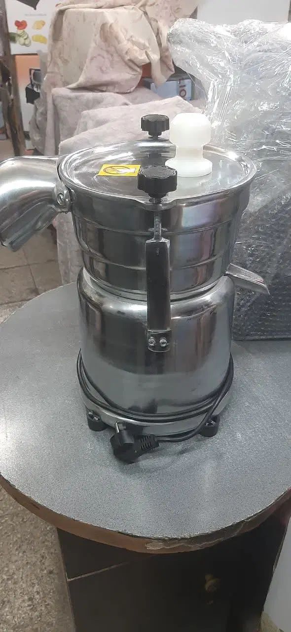 آبمیوه گیر  ابهویج گیر  آب هویج گیر  آب میوه گیر|آبمیوه‌گیر و آب‌مرکبات‌گیر|شیراز, شهرک گلستان|دیوار