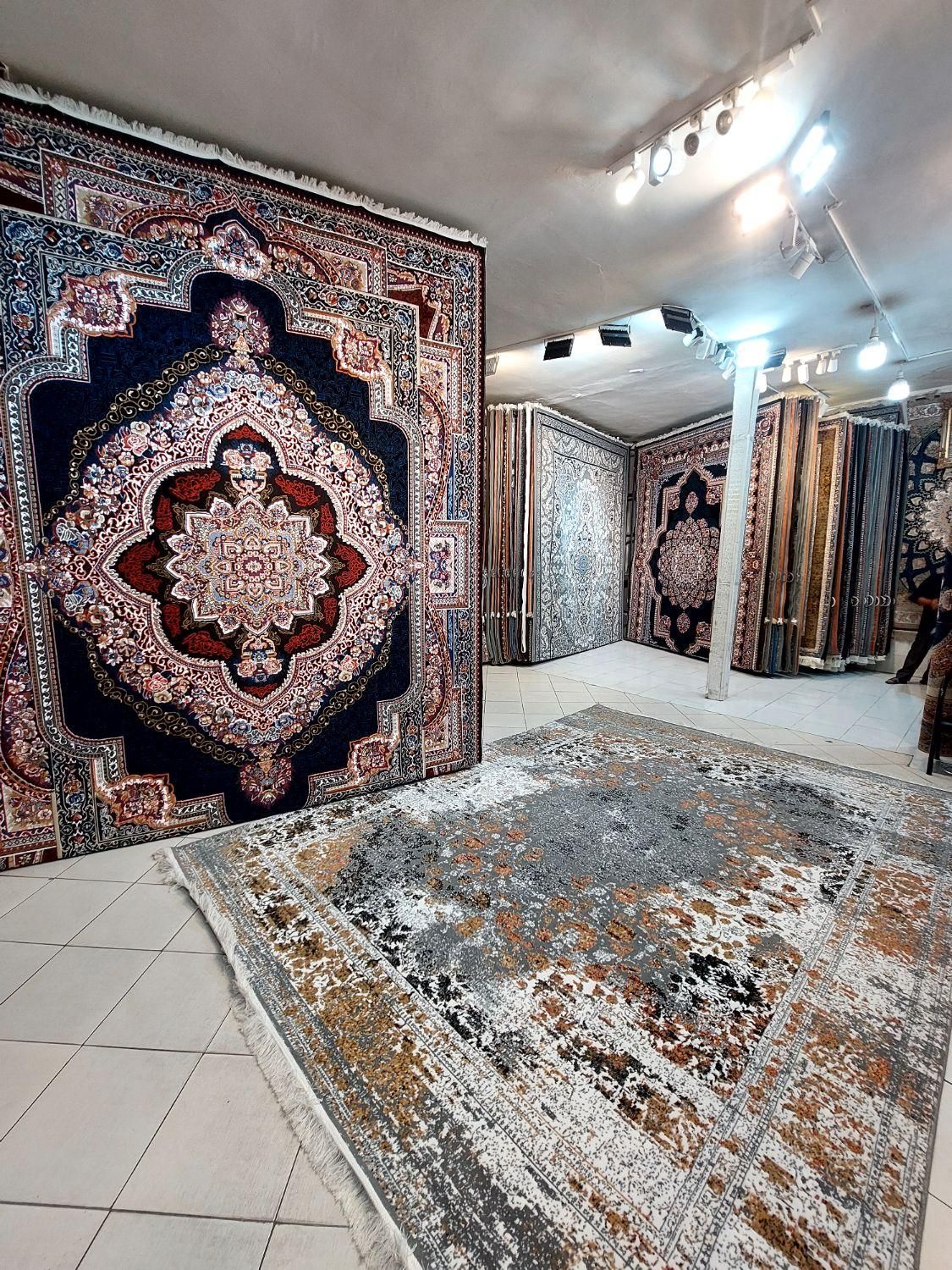 فرش۱۲ متری نگین آرا مشهد طرح۷۰۰شانه نخbcf|فرش|مشهد, طلاب|دیوار