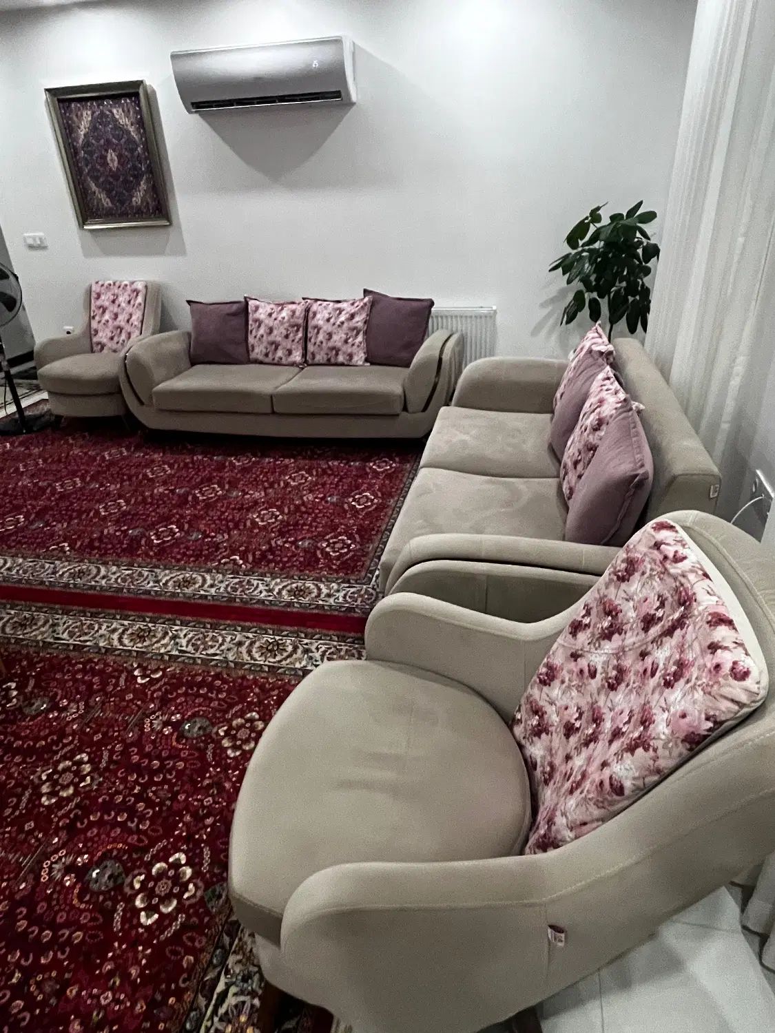 مبلمان ۸نفره کاملا سالم با پارچه بسیار تمیز|مبلمان خانگی و میز عسلی|ساری, |دیوار