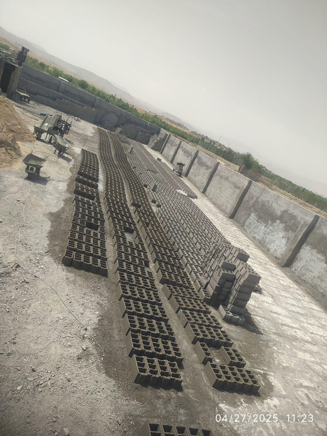 فرآورده های بتنی تیرچه بلوک گلویی چاه الهی|مصالح و تجهیزات ساختمان|بجنورد, |دیوار