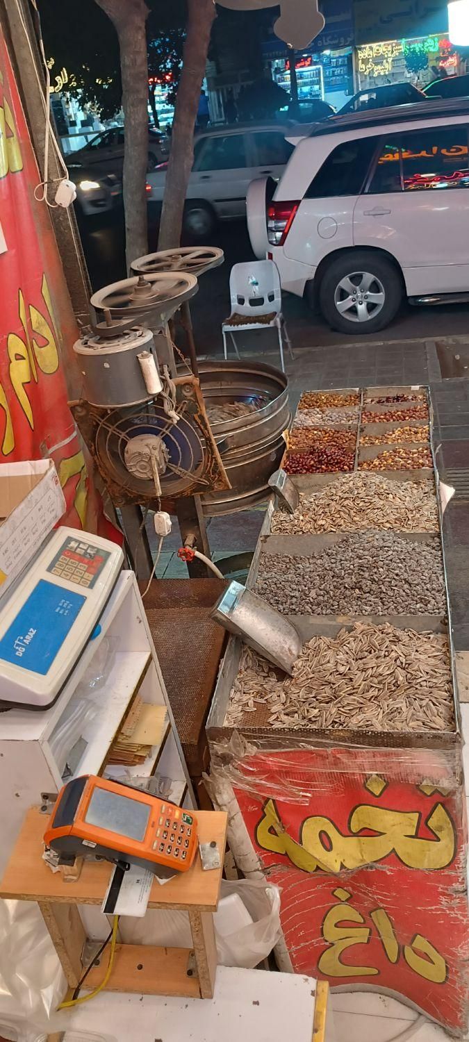 واگذاری آجیل و تخمه داغ مفتح طلاب فقط 240 میلیون|اجارهٔ مغازه و غرفه|مشهد, گلشور|دیوار