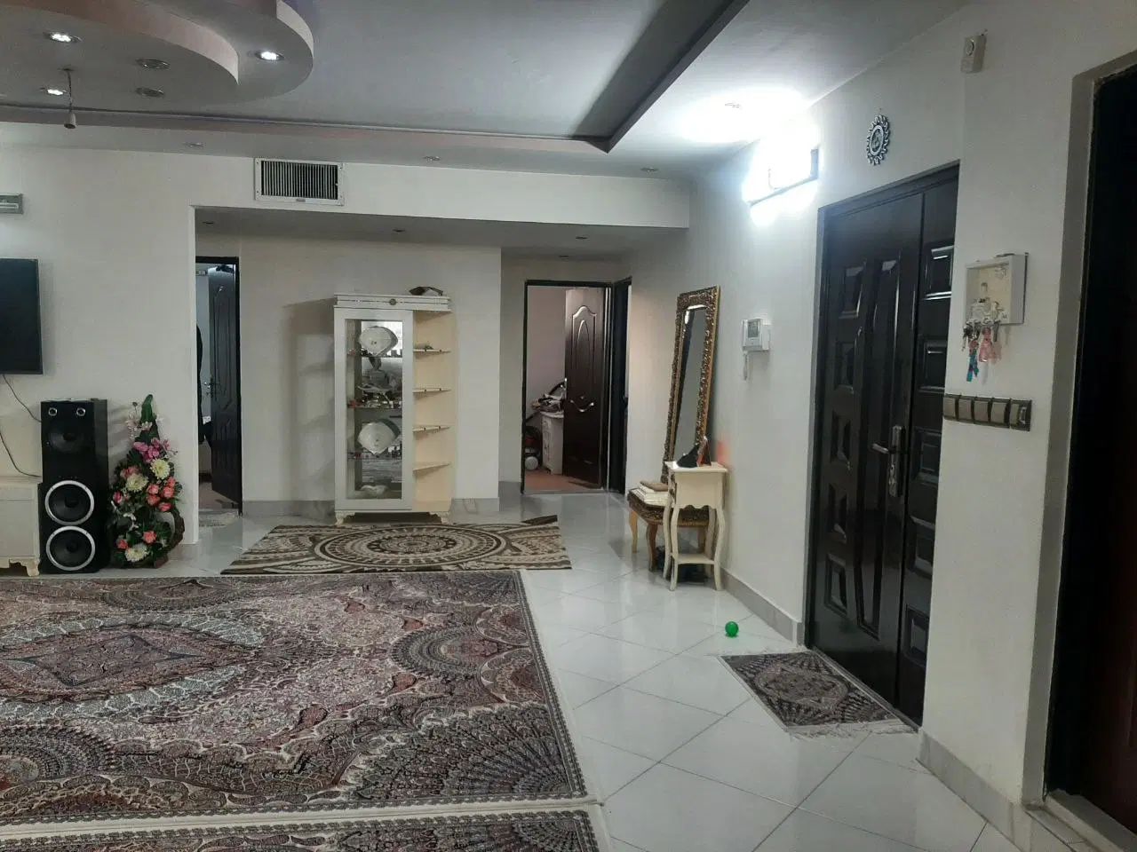 فروش آپارتمان ۱۷۰ متری ۳ خوابه طبقه ۳ در رده|فروش آپارتمان|مشهد, رده|دیوار