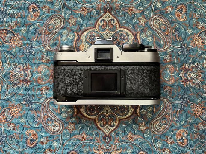 دوربین قدیمی آنالوگ کانن Canon AE-1 سالم و سرحال|دوربین عکاسی و فیلم‌برداری|تهران, شهرک چیتگر|دیوار