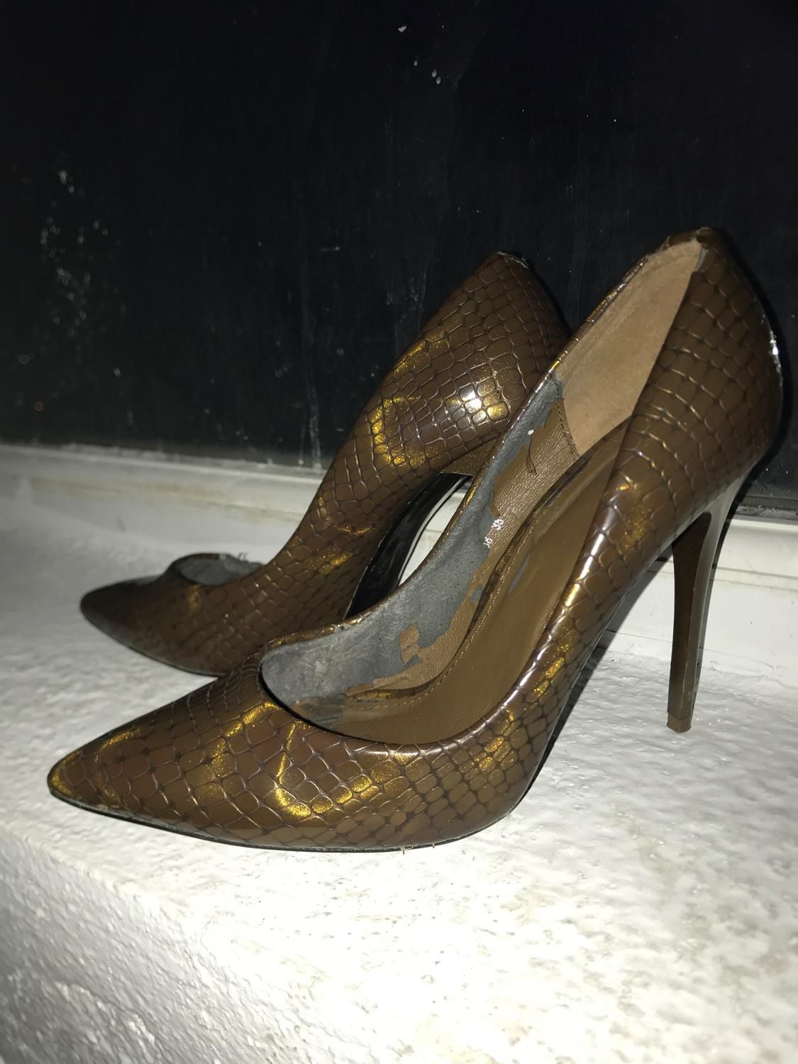 کفش ‌پاشنه بلند|کیف، کفش، کمربند|پردیس, فاز ۱|دیوار