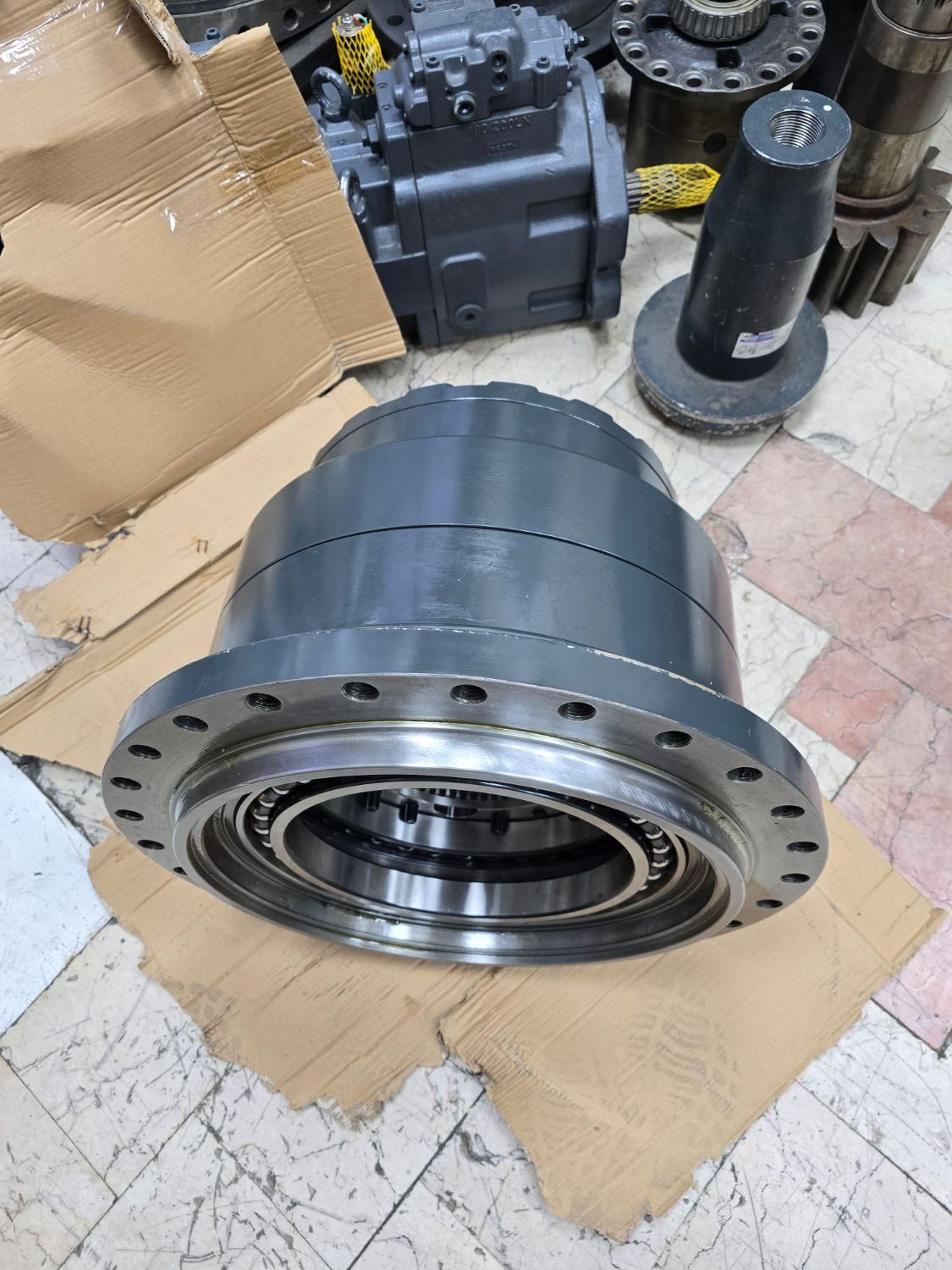 گیربکس چرخ بیل مکانیکی هیوندای 330خط9|قطعات یدکی و لوازم جانبی|سیرجان, |دیوار