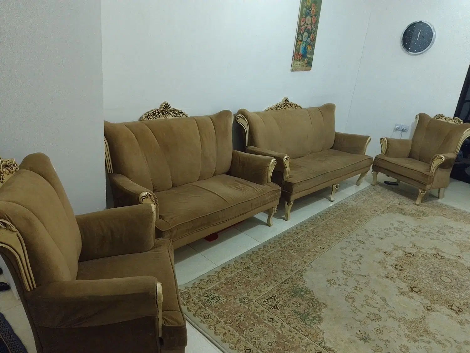 مبل هفت نفره سالم هست نشیمن و فومش اصلا نخوابیده|مبلمان خانگی و میز عسلی|بهارستان, |دیوار
