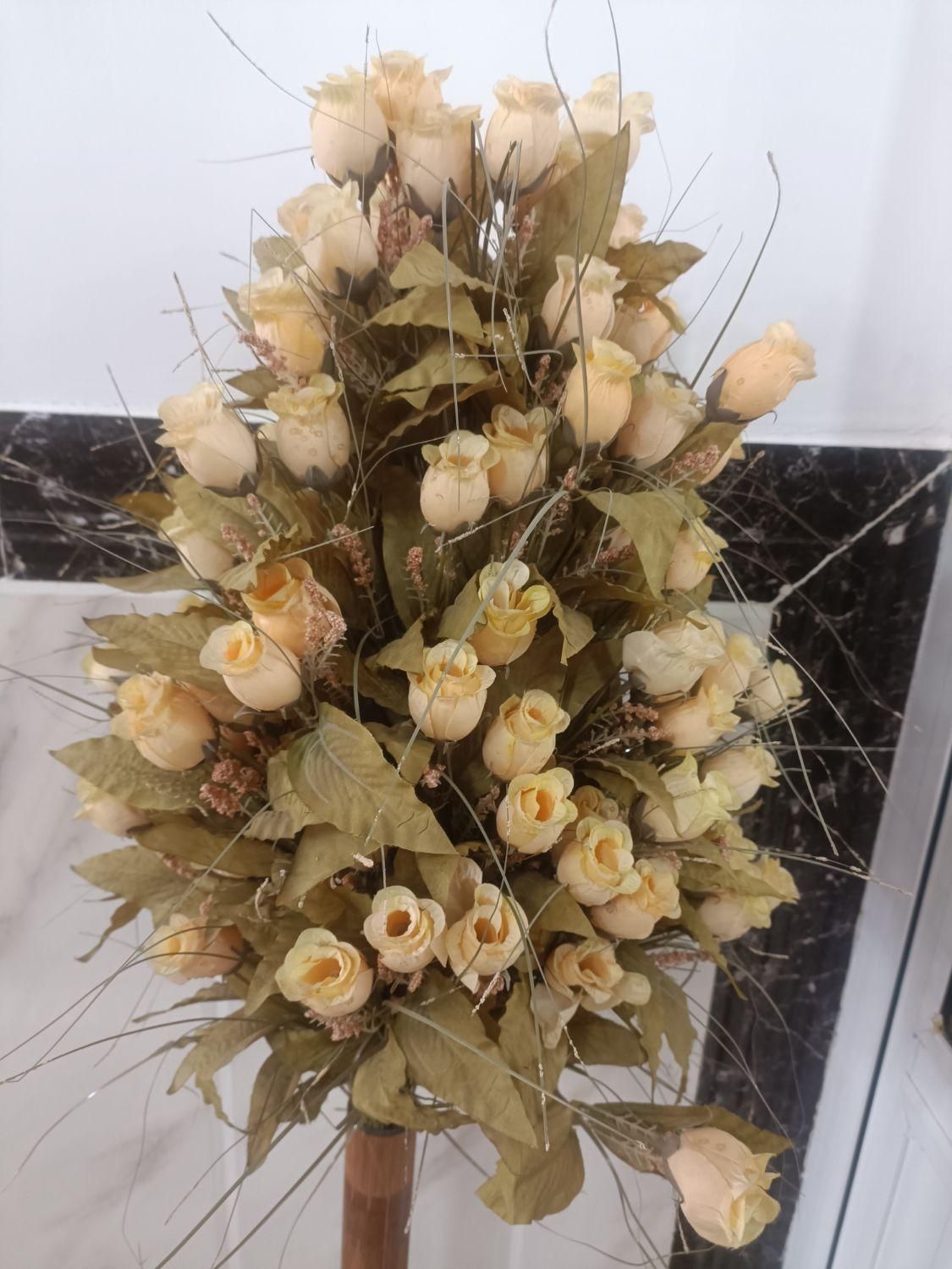 یک عدد گل به همراه پایه چوبی به قیمت باور نکردنی|گل مصنوعی|مبارکه, |دیوار