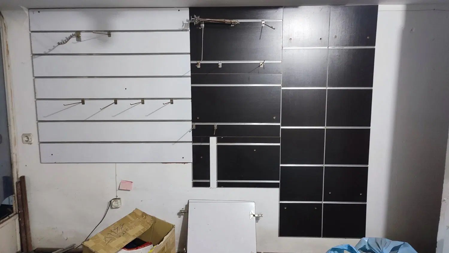 ویترین مغازه پوشاک (ام دی اف وهای کلاس)|فروشگاه و مغازه|لاهیجان, کاروانسرابر|دیوار