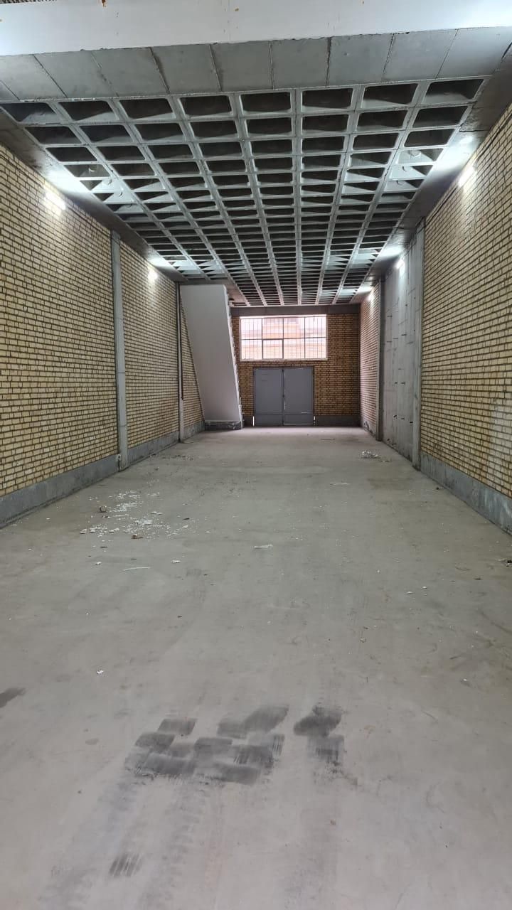 اجاره ۲۰۰ متر سالن نزدیک مترو شاهد|اجارهٔ دفتر صنعتی، کشاورزی، تجاری|باقرشهر, |دیوار