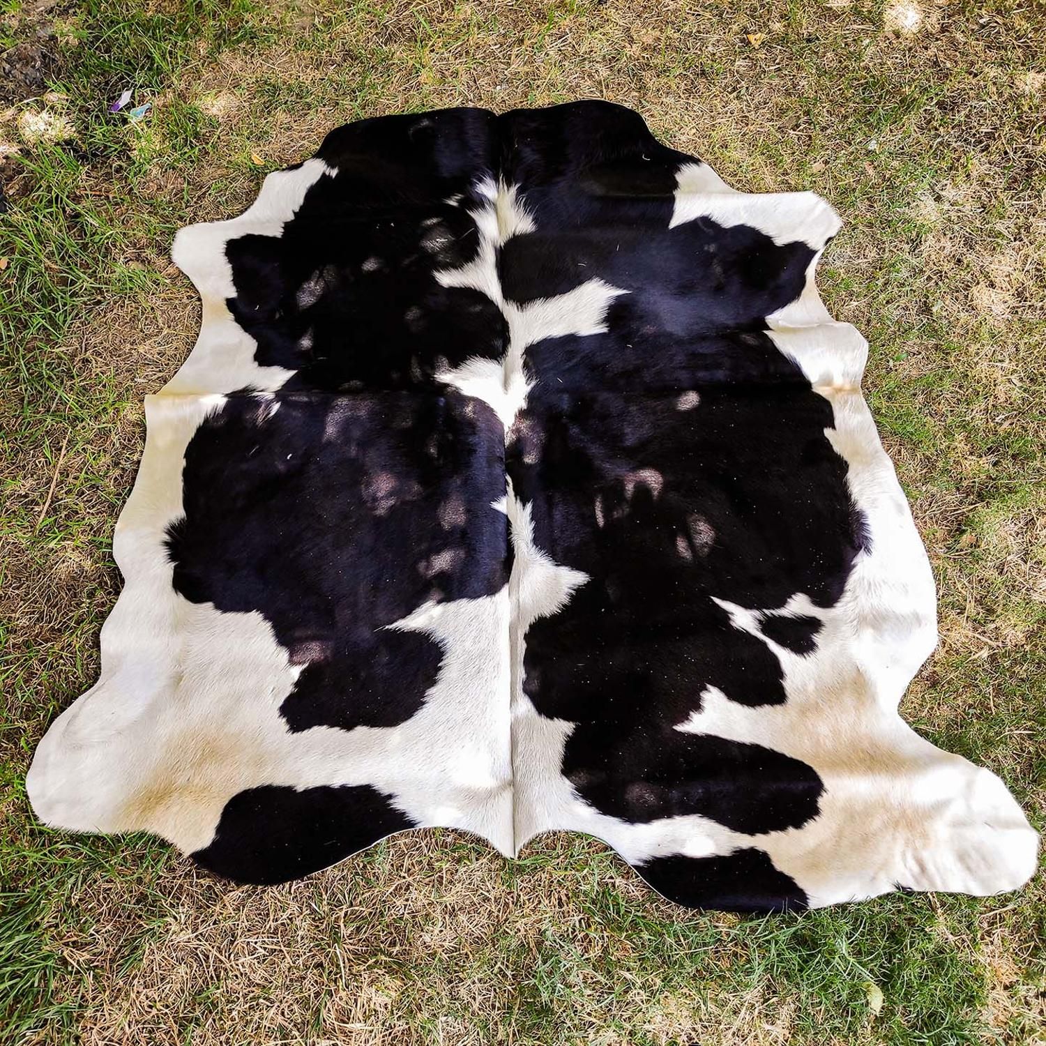 فرش پوست گاو طبیعی پادری|پادری|تهران, سعادت‌آباد|دیوار