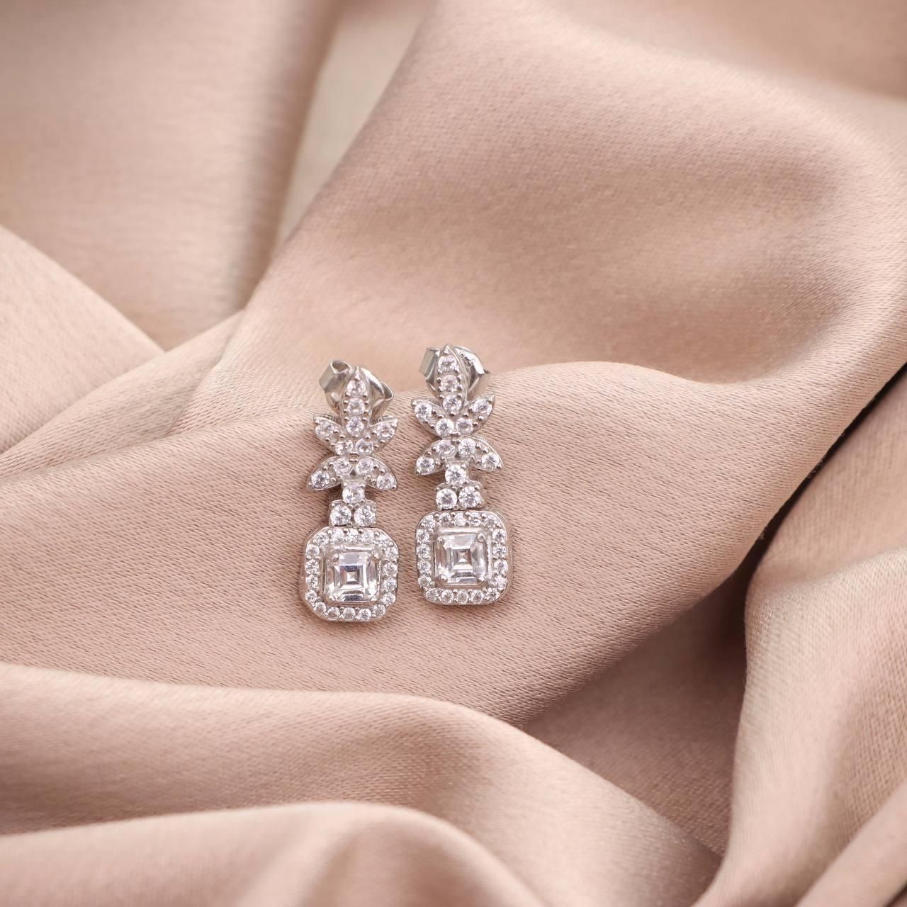 گوشواره تراش نقره آب طلا سفید جواهراتی پیچی2107%|بدلیجات|تبریز, |دیوار