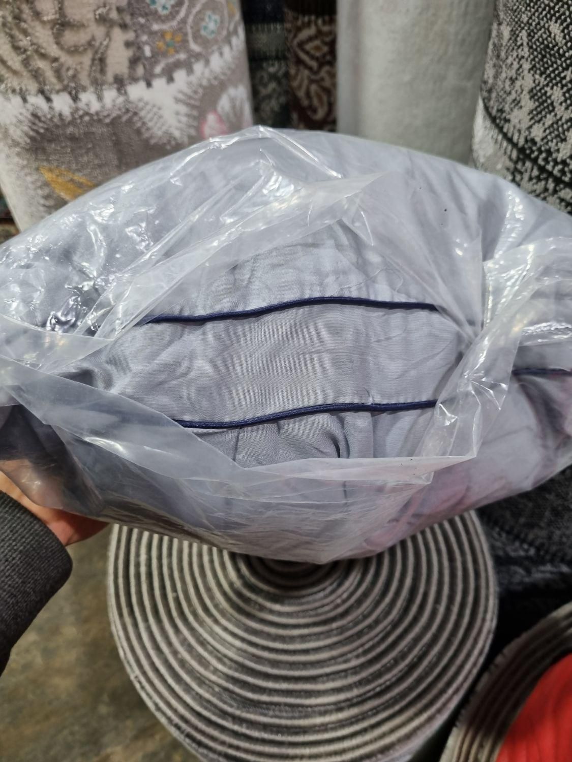 بالش در ۲ نوع|رختخواب، بالش، پتو|بندر انزلی, گلسرخ|دیوار