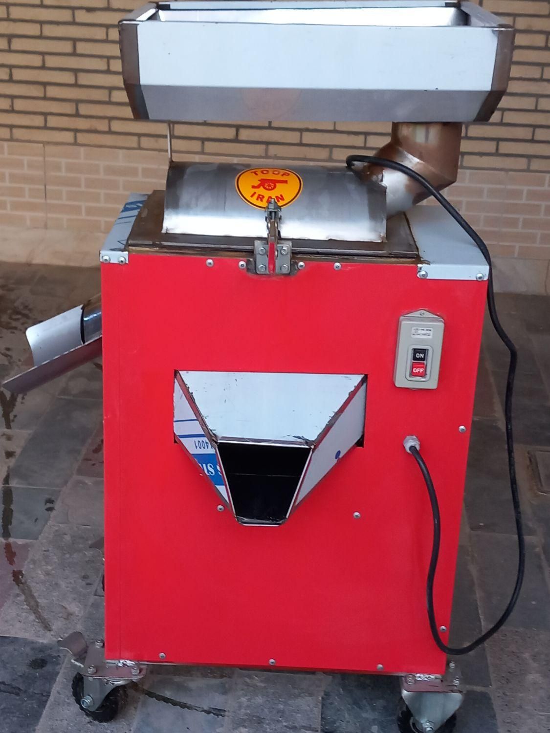 دستگاه آبمیوه گیری|آبمیوه‌گیر و آب‌مرکبات‌گیر|اردکان, |دیوار