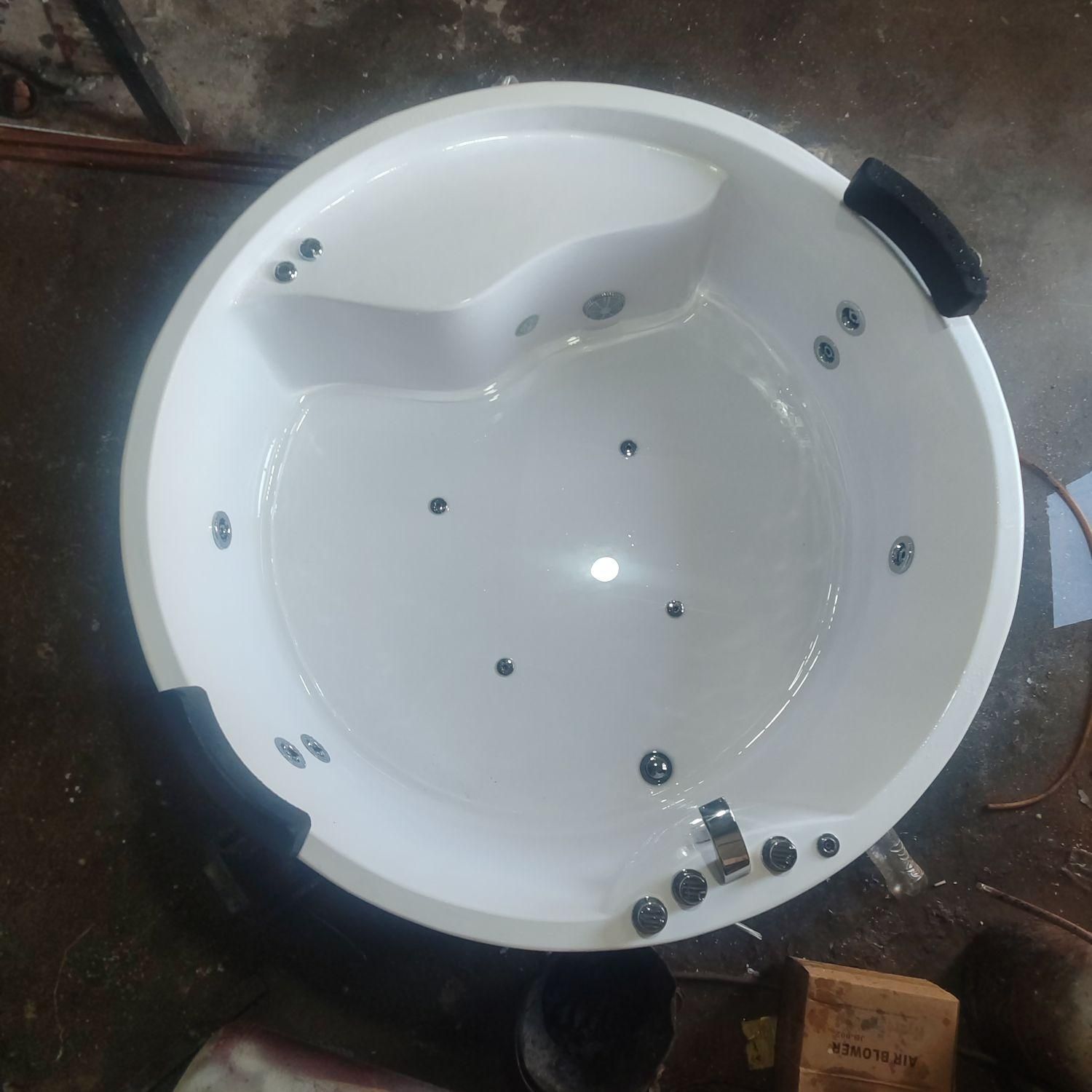 وان جکوزی حمام گرد دو نفره و سه نفره|لوازم حمام|محمدشهر, محمدشهر|دیوار