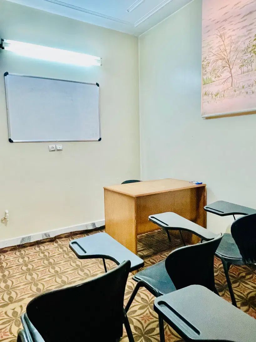 اجاره روزانه دفتر کار ۱۲ متری در خانه اصفهان|اجارهٔ کوتاه‌مدت دفتر کار و فضای آموزشی|اصفهان, خانه اصفهان|دیوار