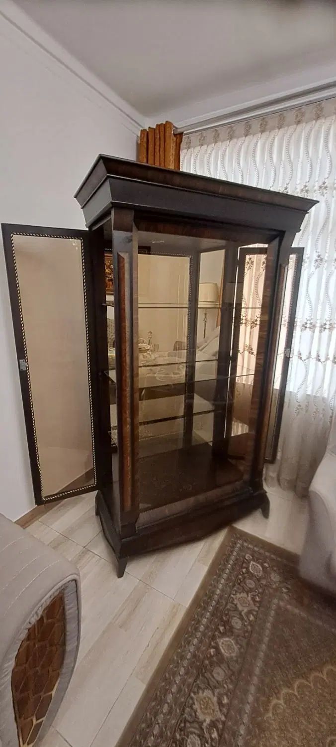 بوفه ۳ طبقه پشت آینه دار سالم .|بوفه، ویترین، کنسول|رشت, توشیبا|دیوار