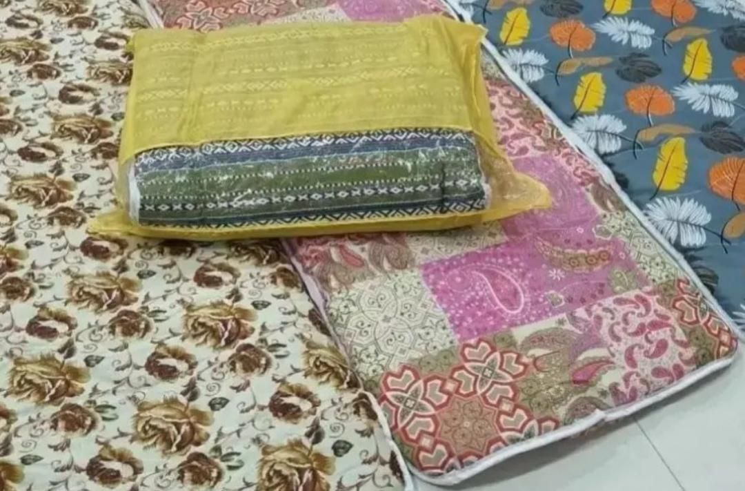 زمین خواب تشک تشک زمین خواب و مسافرتی الیافی|رختخواب، بالش، پتو|اصفهان, شهرک میلاد|دیوار