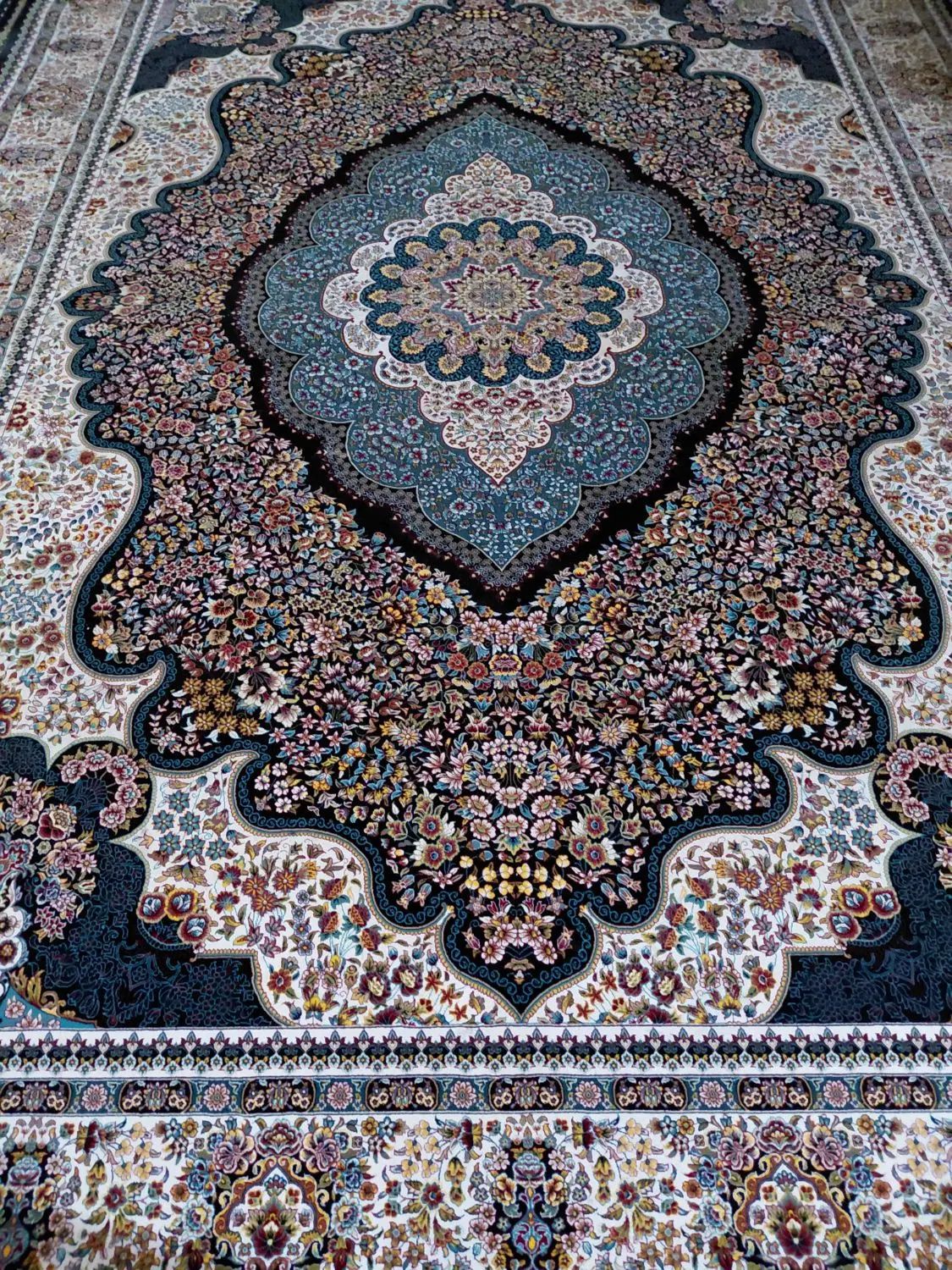 ۴تخته فرش ۹متری ۱۰۰۰شانه تراکم ۳۰۰۰ درحدنو|فرش|ورامین, خیر آباد|دیوار