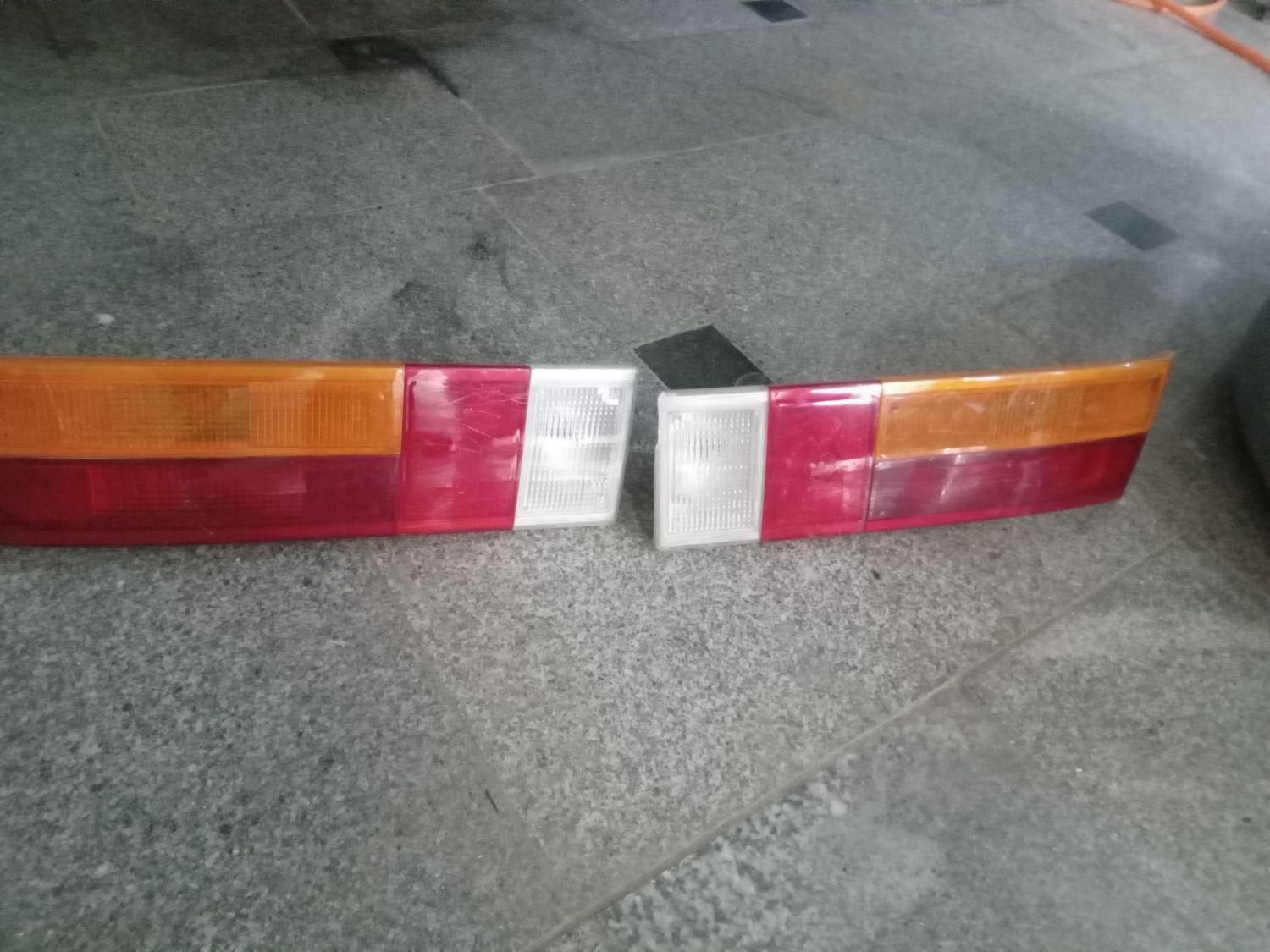 یک جفت چراغ عقب فولکس پاسات|قطعات یدکی و لوازم جانبی|تهران, شهرک ابوذر|دیوار
