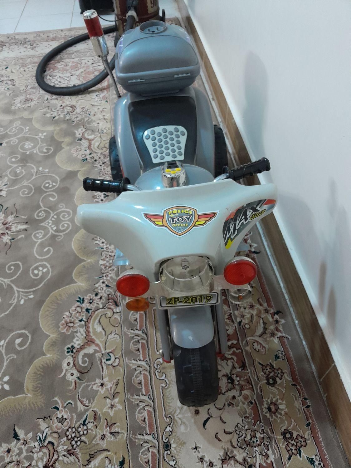 موتور شارژی یک موتوره مفت سالم سالم|اسباببازی|تربت جام, والفجر|دیوار