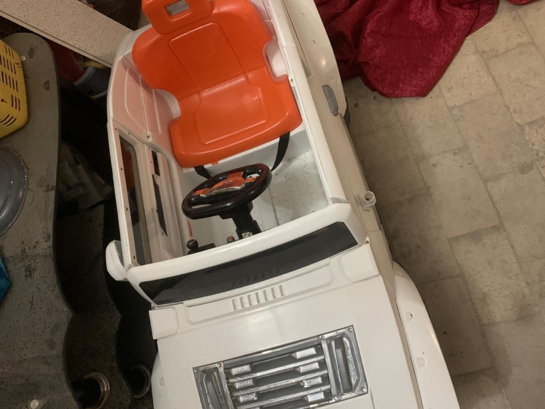 ماشین شارژی|اسباب‌بازی بچه|اراک, |دیوار