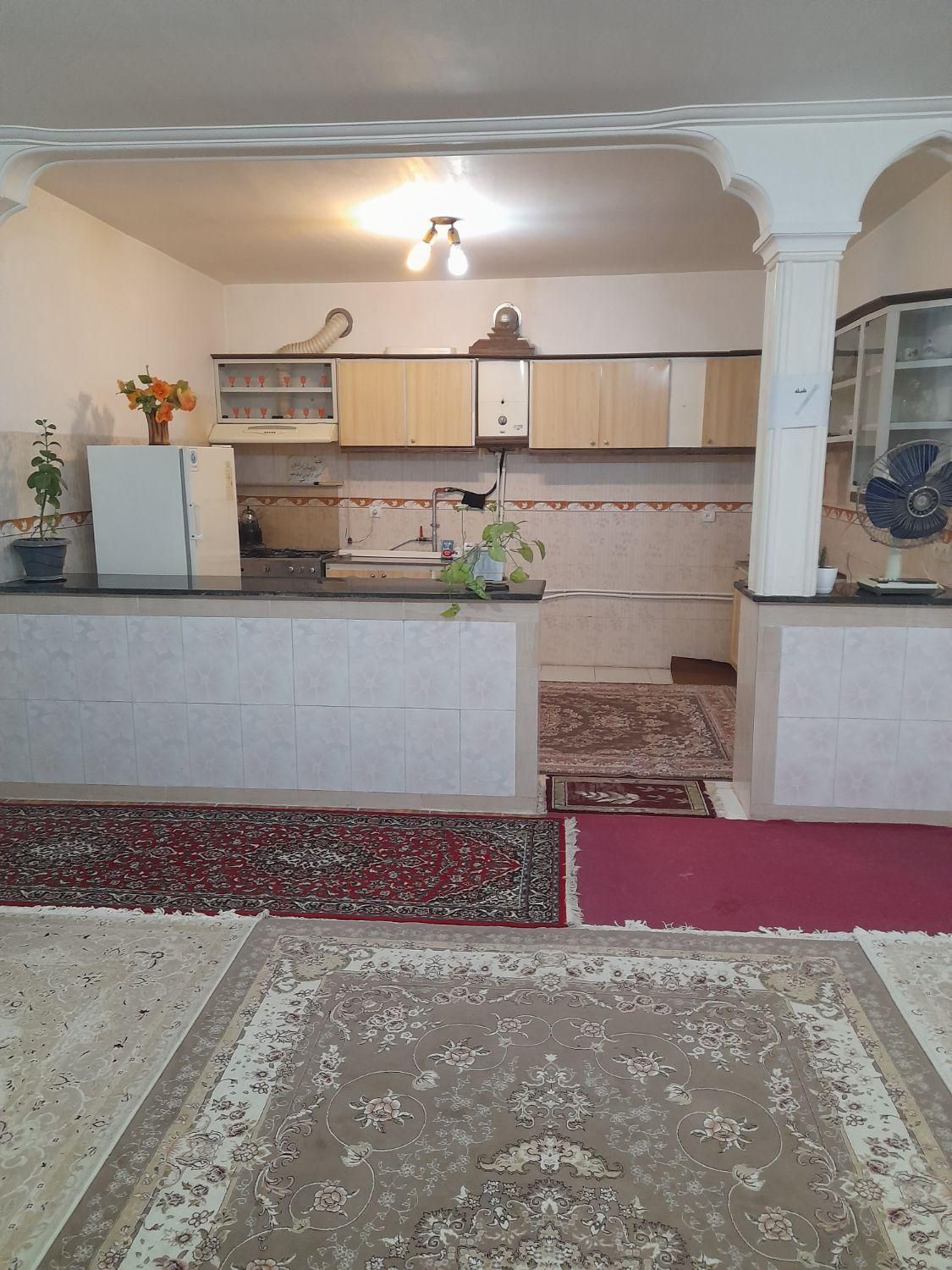 خانه مسافر .حیاط دار .و طبقاتی اول ودوم با پارکینگ|اجارهٔ کوتاه‌مدت آپارتمان و سوئیت|مشگین شهر, |دیوار