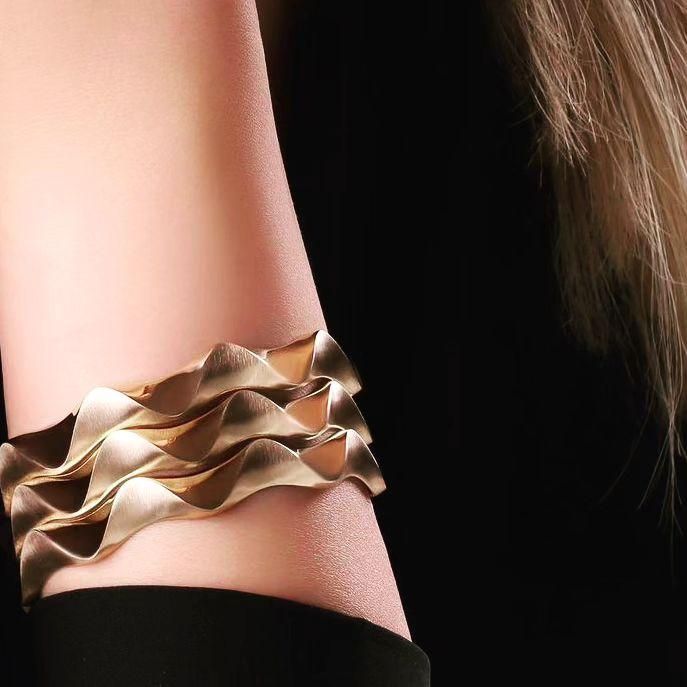 النگوی فیوژن مدل چرخشی و طرح شانلی کپی طلا رزگلد|بدلیجات|تهران, شهرک غرب|دیوار