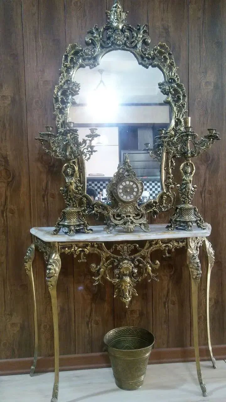 آینه کنسول شمعدان و ساعت برنجی قدیمی|صنایع دستی و سایر لوازم تزئینی|مشهد, کوه سنگی|دیوار
