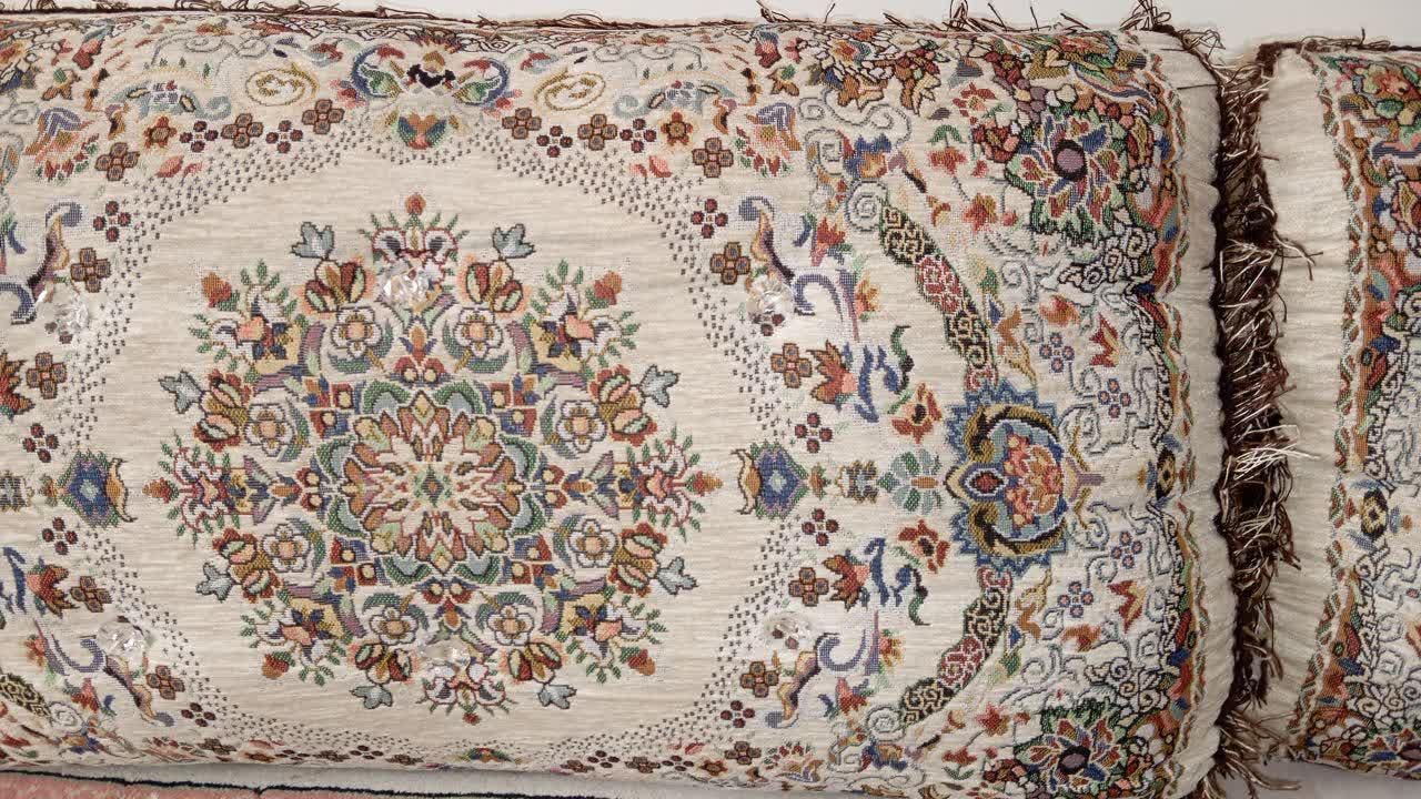 پشتی سفره خانه ای|پشتی|اصفهان, بهارستان|دیوار