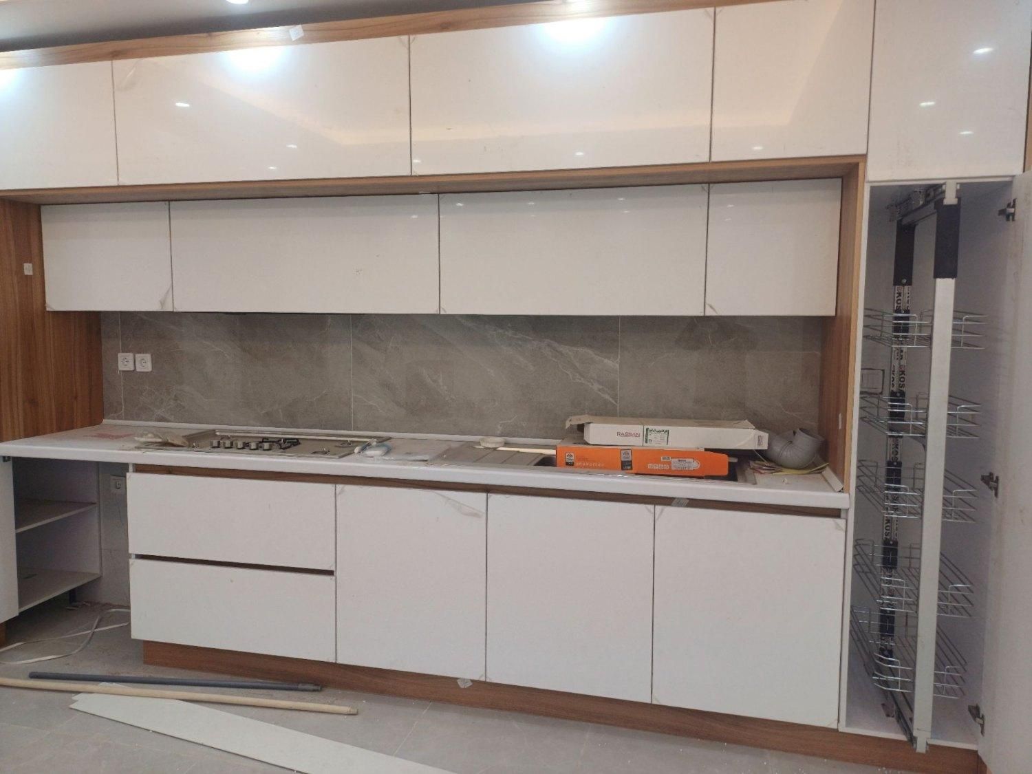 ساخت و نصب کابینت آشپزخانه و کمد دیواری|خدمات پیشه و مهارت|بندر امام خمینی, |دیوار