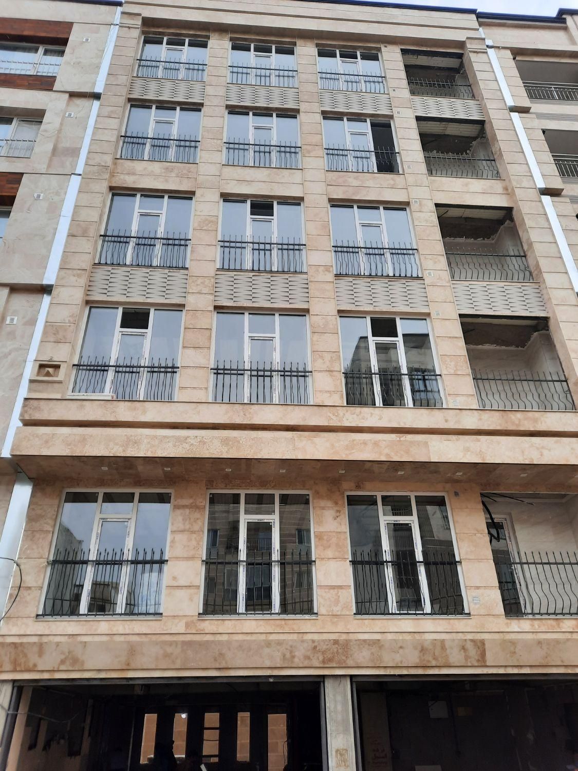 پنجره ودرب دوجداره یوپی وی سی upvc|خدمات پیشه و مهارت|همدان, |دیوار