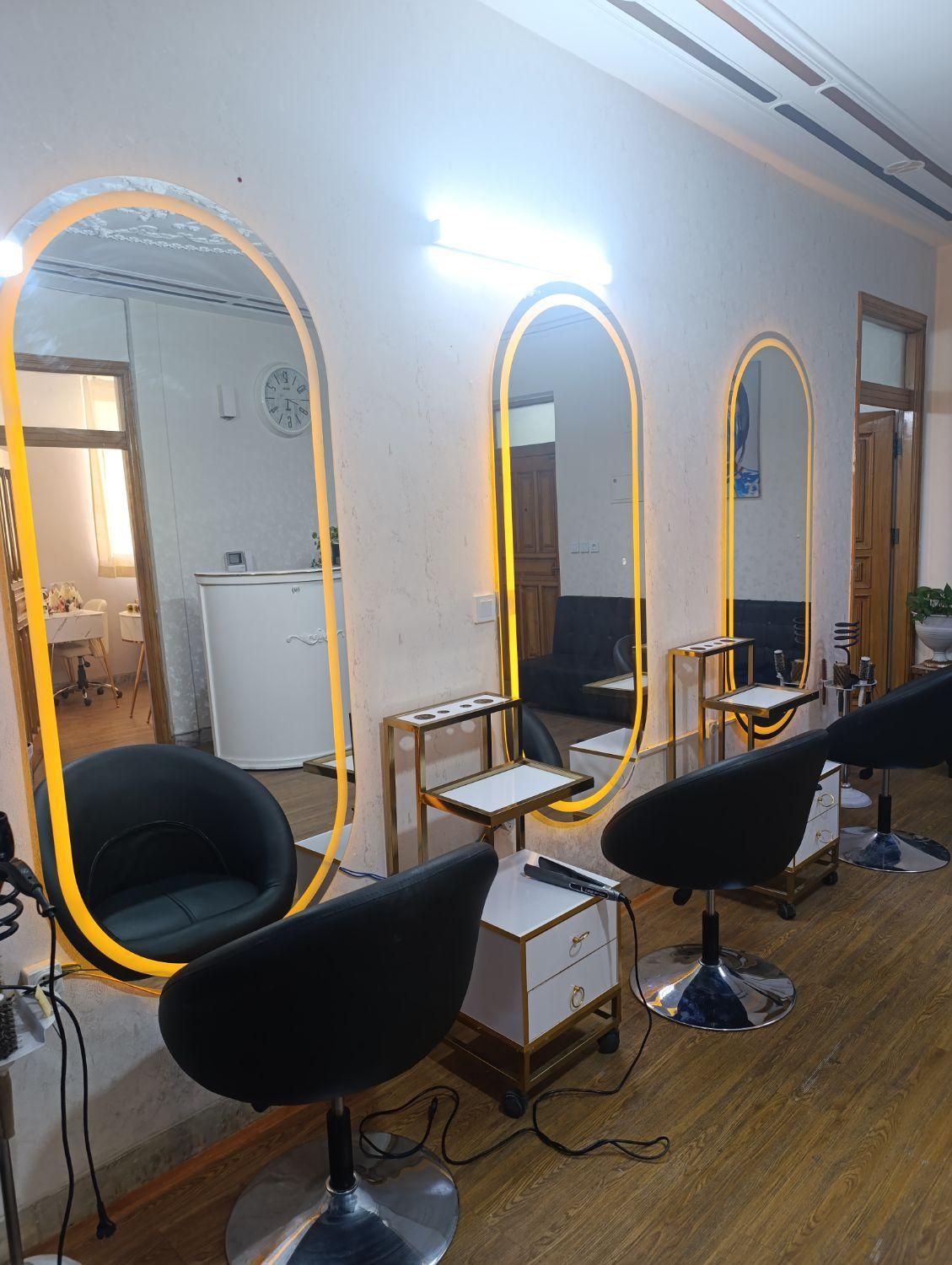 اجاره لاین های سالن زیبایی(آرایشگاه)|اجارهٔ دفتر کار، اتاق اداری، مطب|شیراز, فرهنگ شهر|دیوار