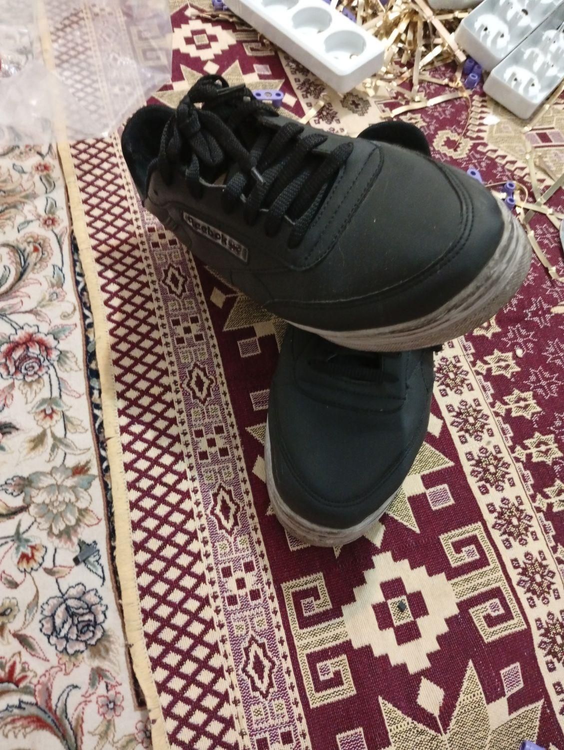 کفش سایز ۴۲ تا 43 مشکی|کیف، کفش، کمربند|قرچک, زیبا شهر|دیوار