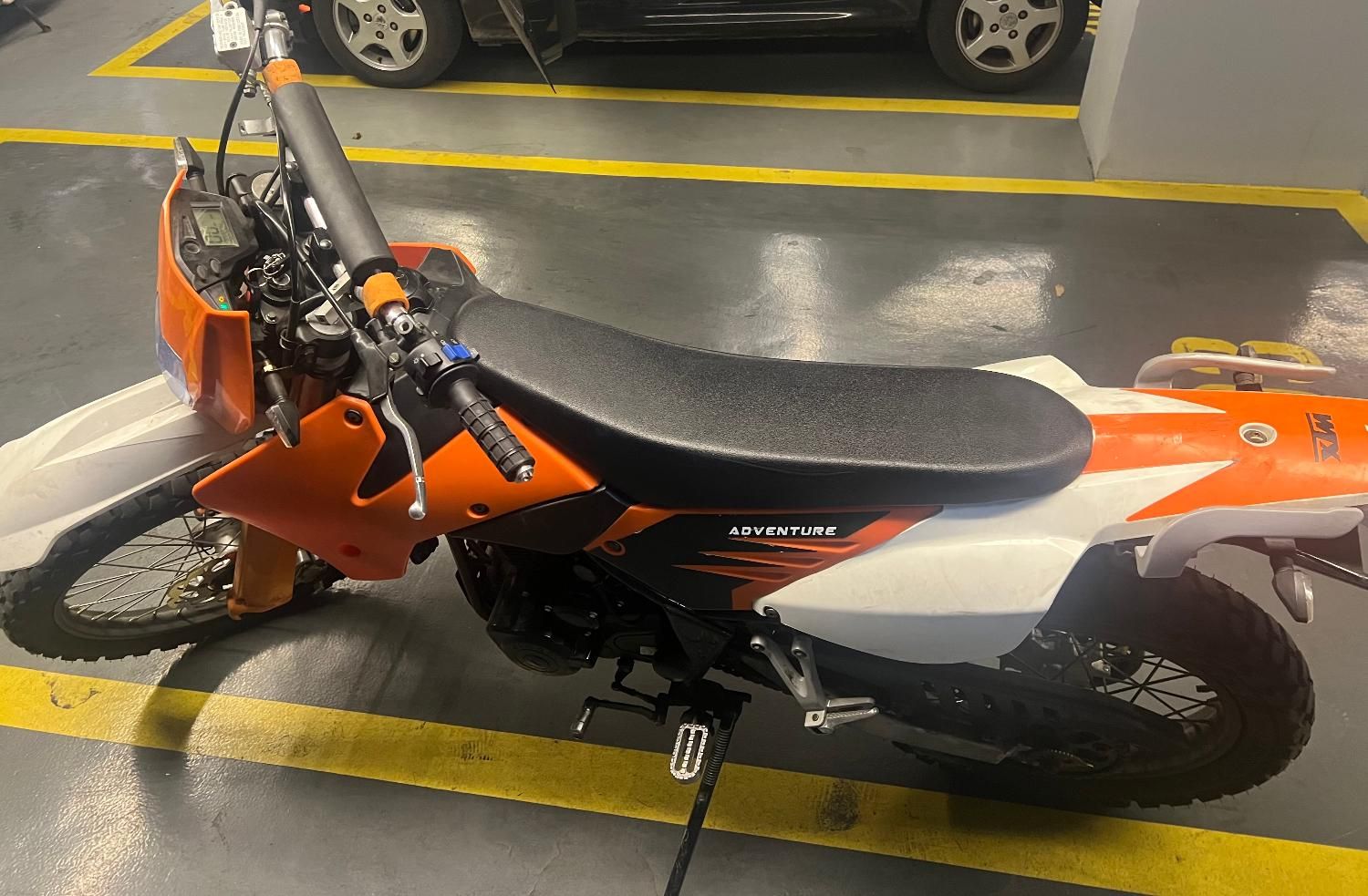 فلات 250 معاوضه|موتورسیکلت|تهران, پونک|دیوار